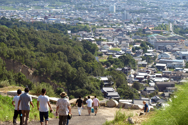 高松市街を眼下に
