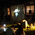 洲崎寺コンサート。お寺の外でもスクリーンで鑑賞可