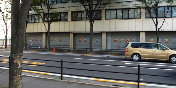 信号待ちのドライバーも見てくれてました。 信号待ちのドライバーも見てくれてました。