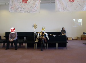 ロビーでお待ちの･･･荒硬月さま。