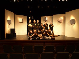 111030castOnStage0015_2