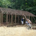 源二郎小屋建築中