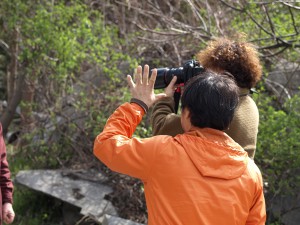 緊張する職人さんから上手く自然な表情を引き出す亀田さん