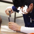 大人も結構真剣に体験してます。