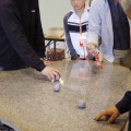 転がすと不思議な動きをする『庵治魂（あじだま）』です。