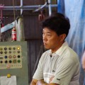 職人の目で見守る坂本さん
