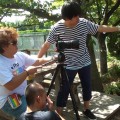「まりえちゃん、もうちょっとこっち」構図を確認中。