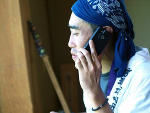 地元ラジオ番組に電話出演