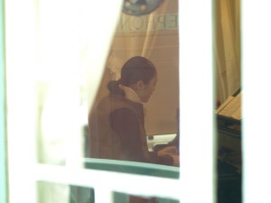 110416live26