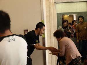 111030cast0008