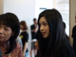111030cast0016