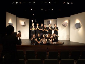 111030castOnStage0011_2