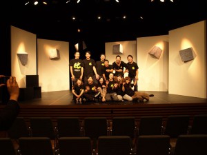 111030castOnStage0019_2