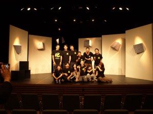 111030castOnStage0020_2