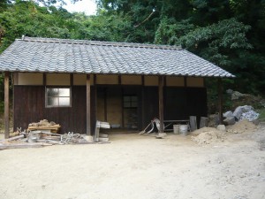源二郎小屋完成！